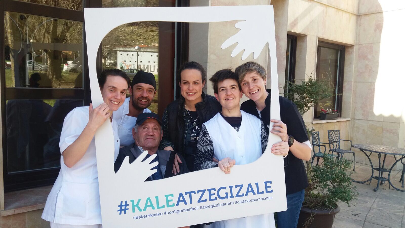 GISASOLA EGOITZA ERE #KALEATZEGIZALE –  LA RESIDENCIA GISASOLA TAMBIÉN QUIERE SER #KALEATZEGIZALE